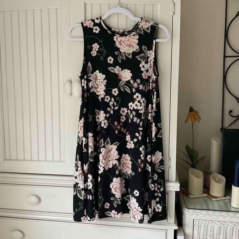 Nicole Miller New York Sleeveless Summer Dress ☀️
